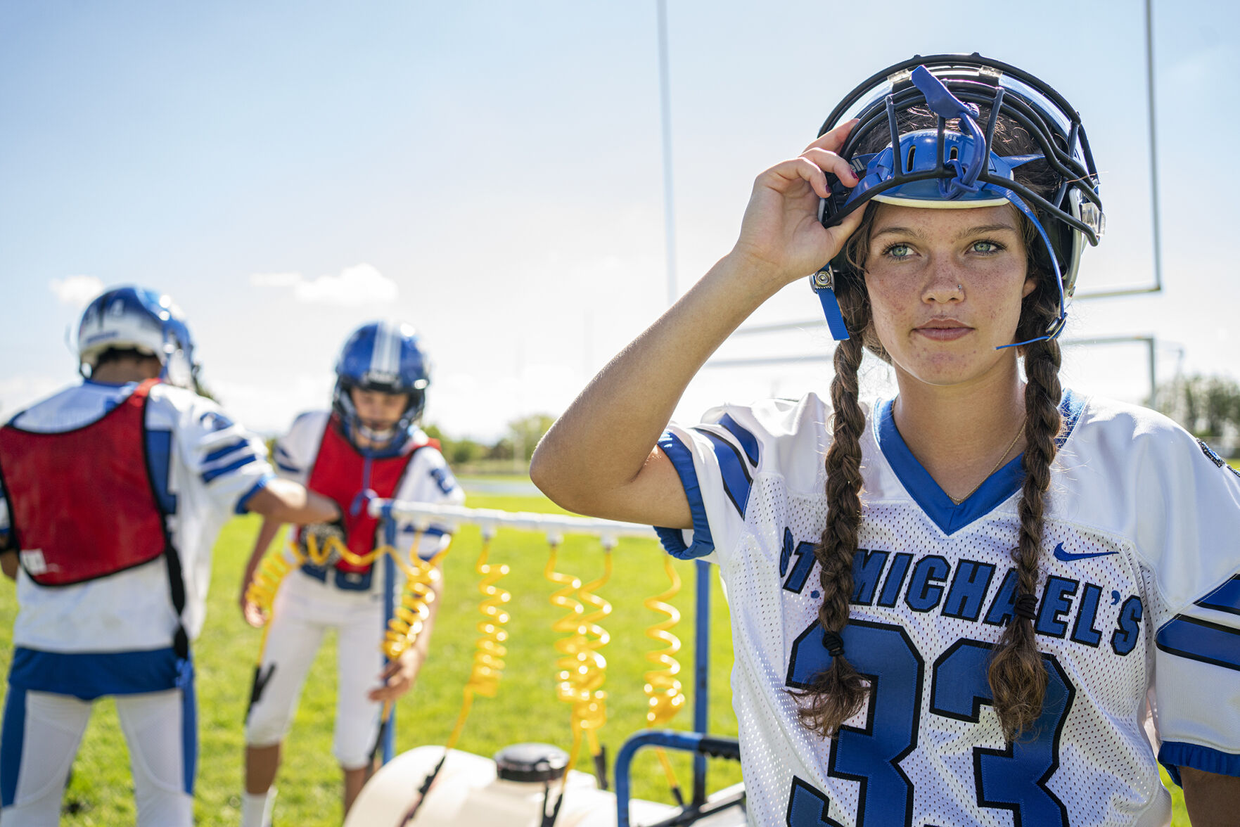 090121_kicker07-rgb.jpg ---- this could be a good secondary so all the girls are represented